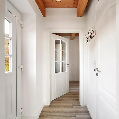 Strandnest Semesterbostad Witsum