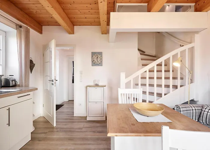 Strandnest Semesterbostad Witsum